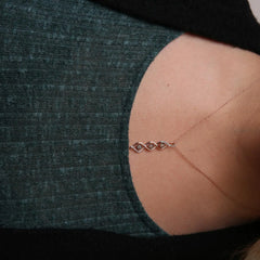 Twisted Elegance: Two-Toned Gold & Diamond Pendant Necklace for Unmatched Radiance